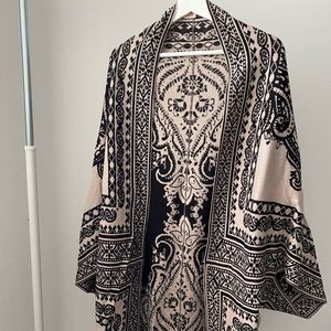 Flying Tomato Sweater Wrap - Black & Beige